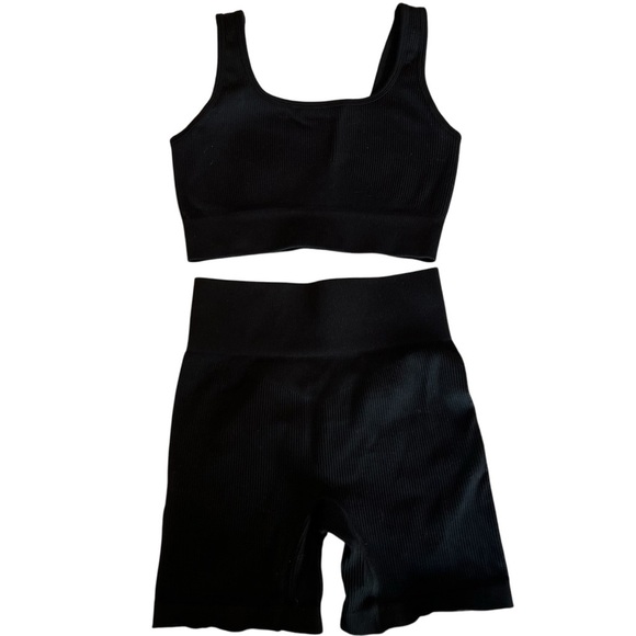 Black Ribbed Sports Bra and Shorts Set - Picture 1 of 4